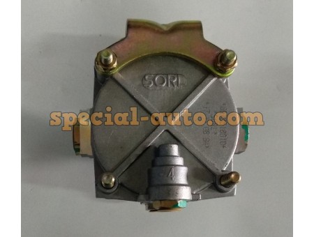 Клапан воздушный тормозной HOWO/FAW/SHAANXI (4 отв.)(с быстрыми соединениями)  (производитель SORL) 